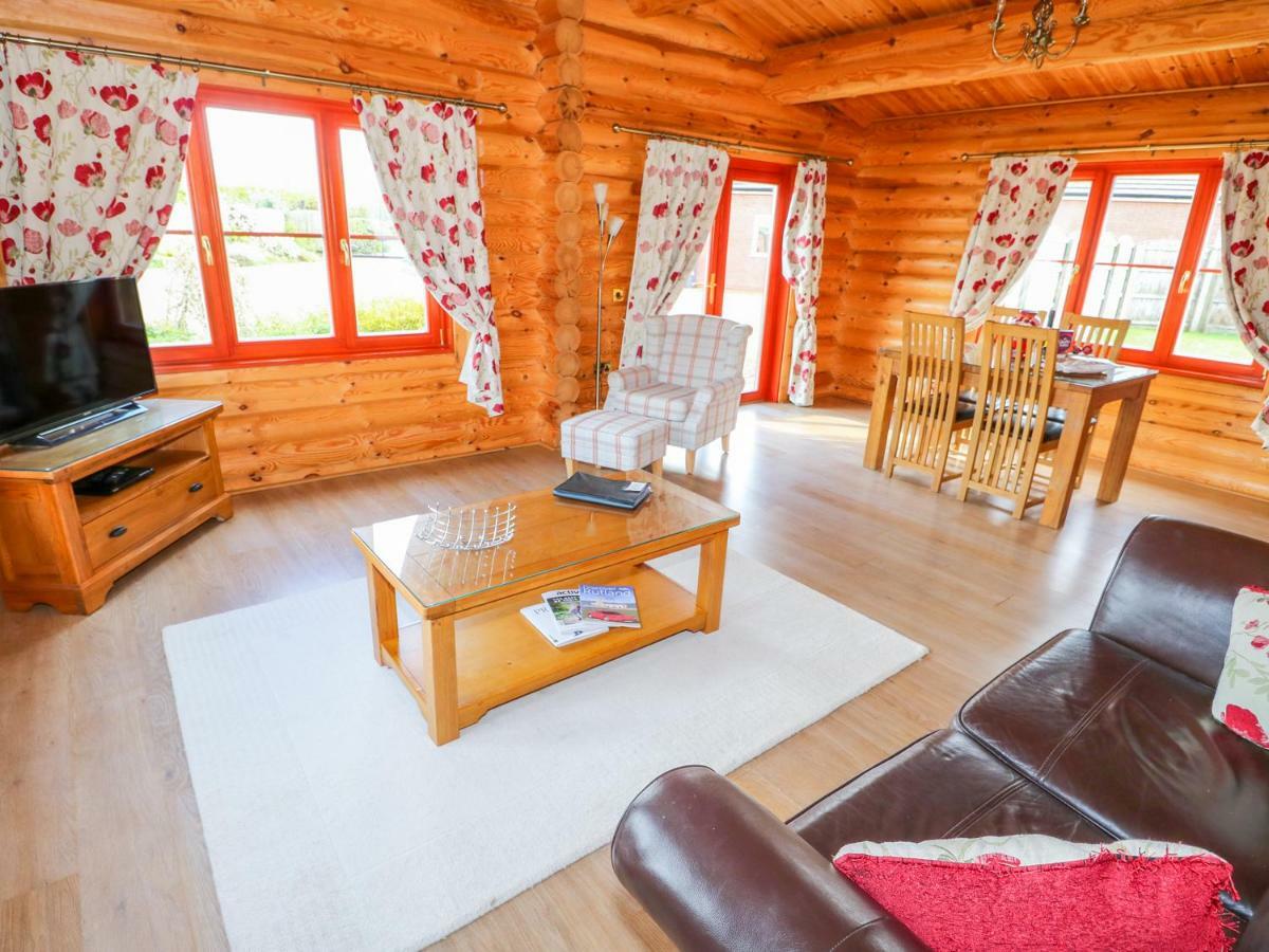 Ash Lodge Окем Екстериор снимка