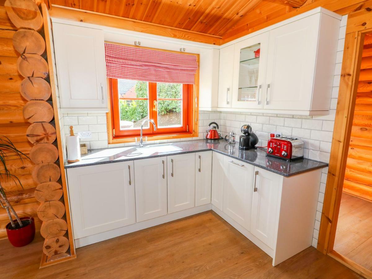 Ash Lodge Окем Екстериор снимка