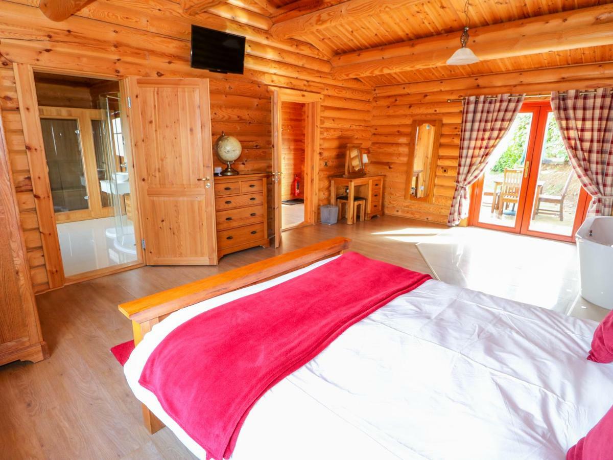 Ash Lodge Окем Екстериор снимка