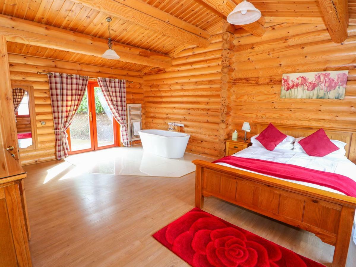 Ash Lodge Окем Екстериор снимка
