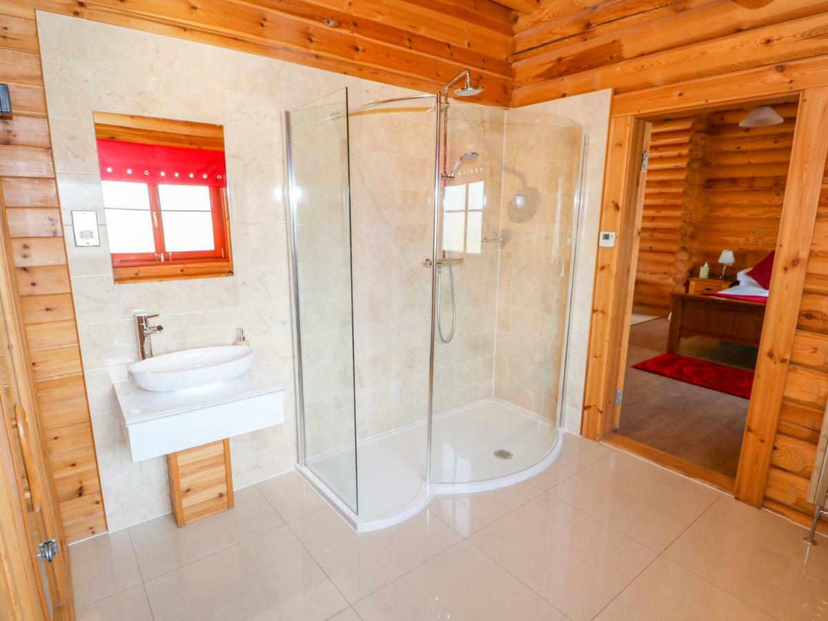 Ash Lodge Окем Екстериор снимка