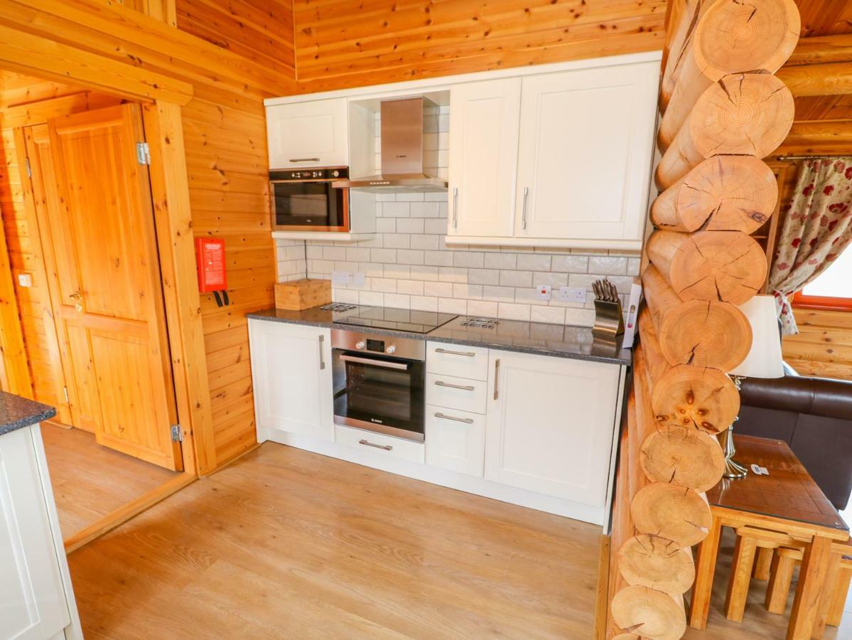 Ash Lodge Окем Екстериор снимка